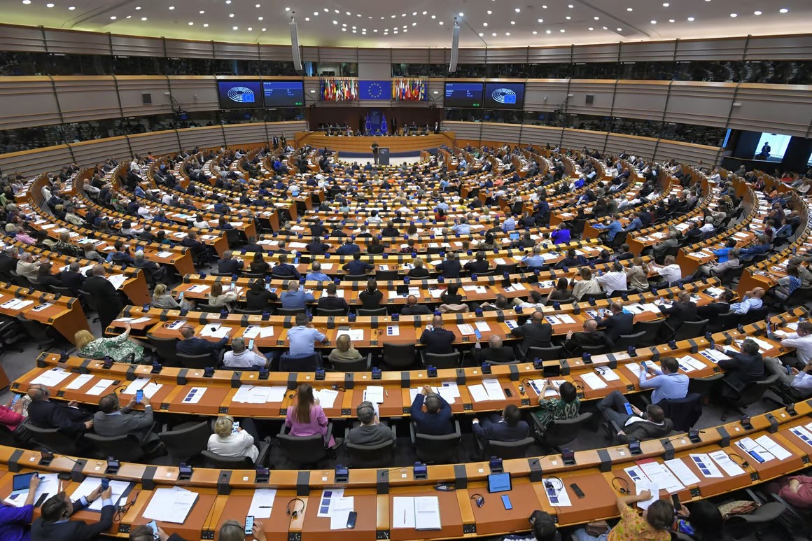  Παρέμβαση στο Ευρωκοινοβούλιο: Η πρακτική άσκηση των νέων να αμείβεται υποχρεωτικά